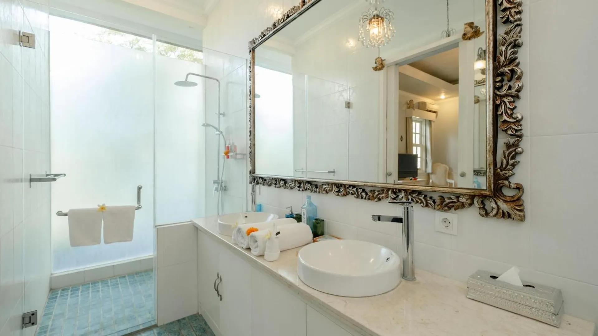 Niconico Mansion By Villa Finder Seminyak