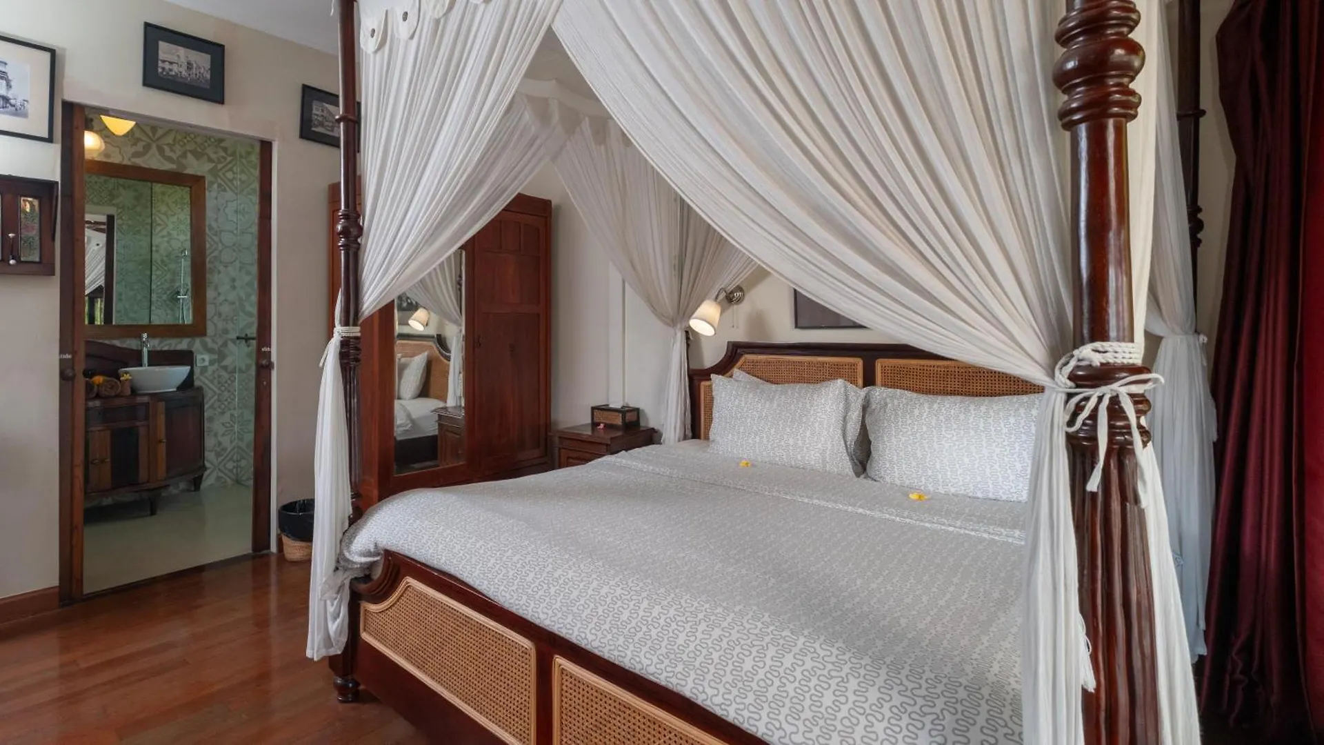 Niconico Mansion By Villa Finder Seminyak